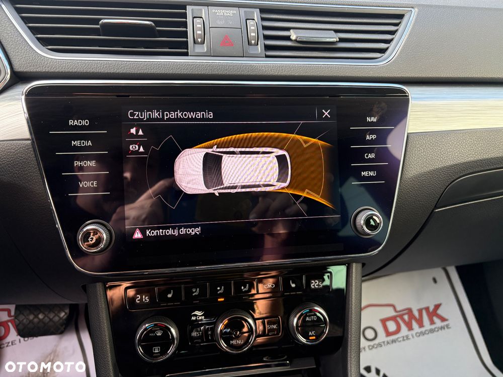 Skoda Superb Combi 2.0 TDI DSG Ambition - 24