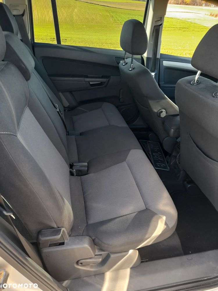 Opel Zafira - 2