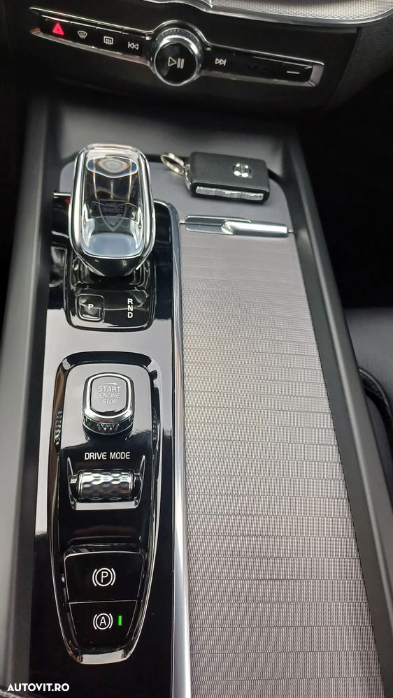 Volvo XC 60 B4 MHEV Inscription - 19