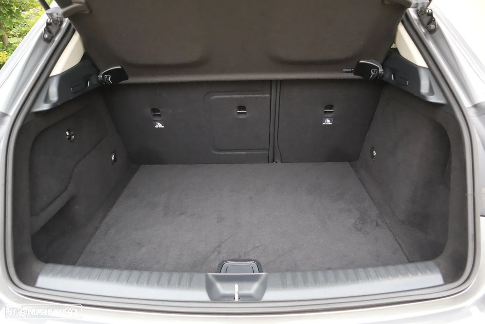 Mercedes-Benz GLA 180 d Urban - 12