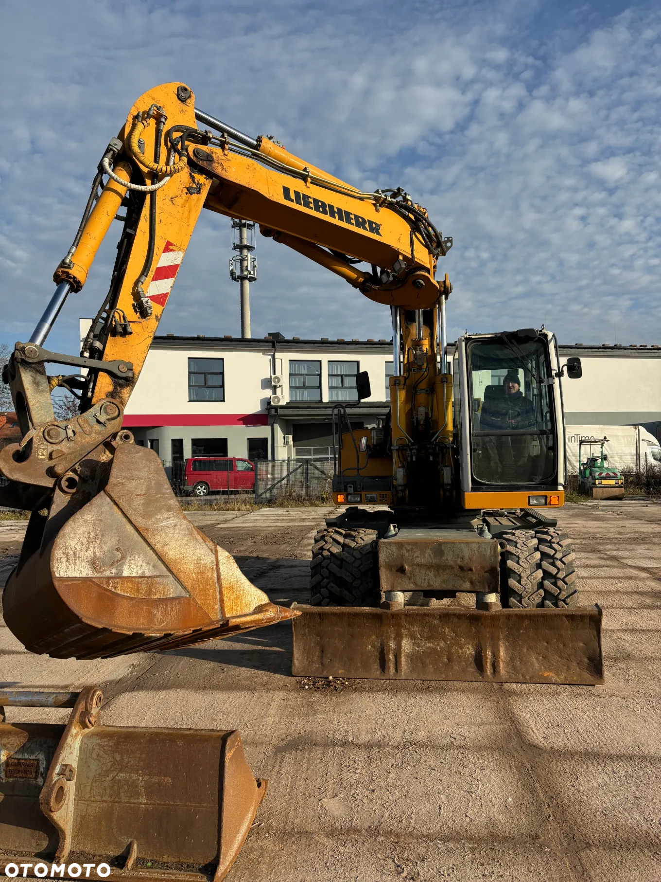 Liebherr A 904 C Litronic /Ramię 3 razy łamane / 2 ramię dodatkowo skrętne / PIĘKNA MASZYNA - 16