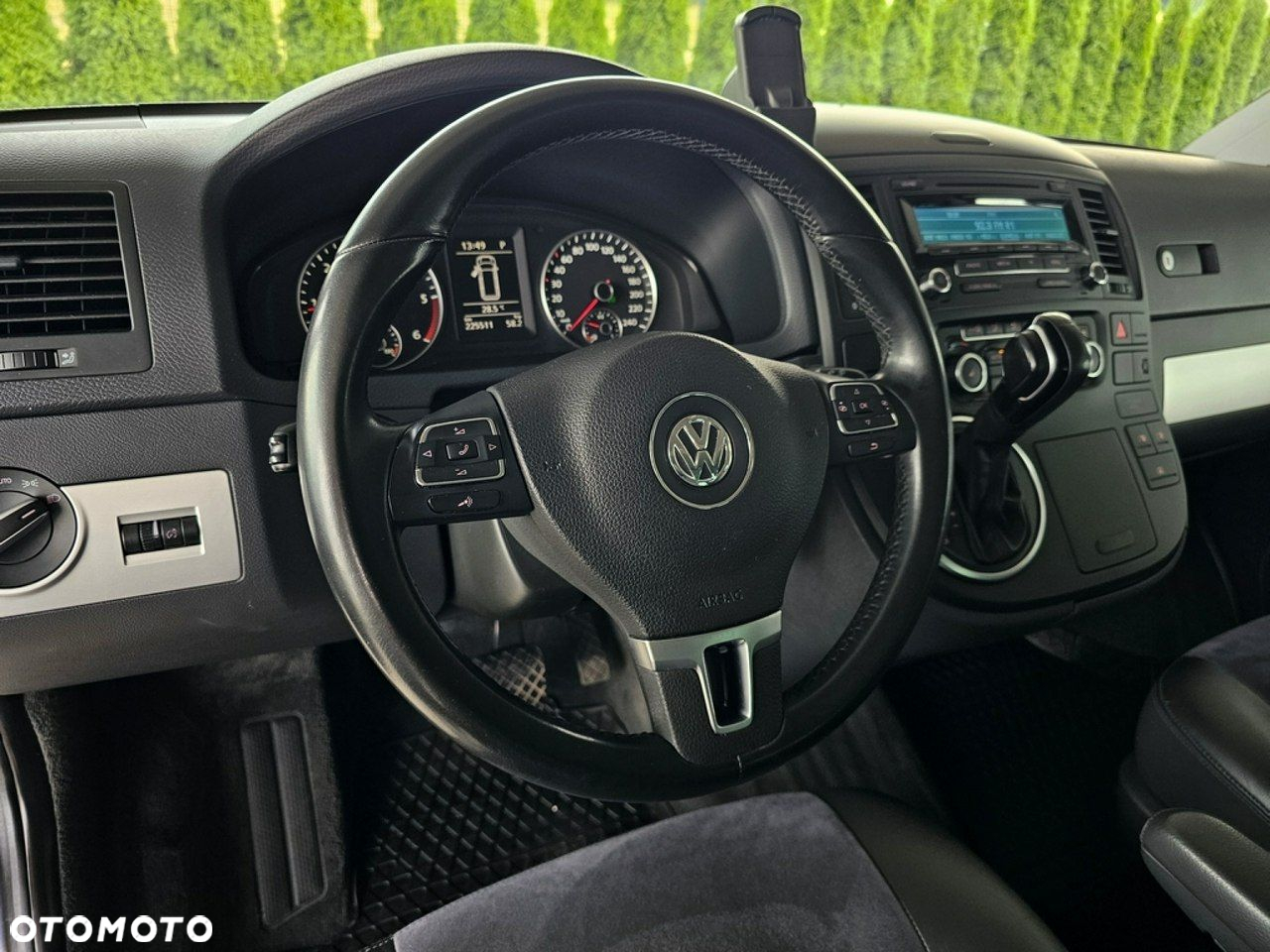 Volkswagen Multivan - 13