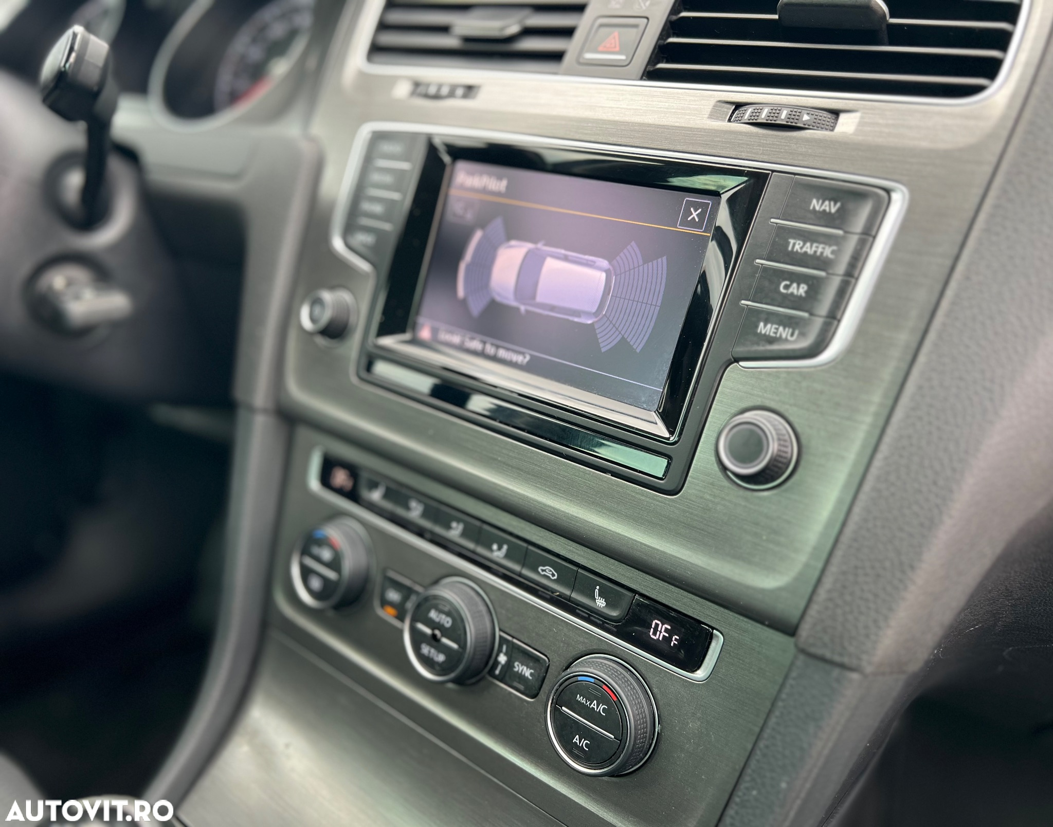 Volkswagen Golf 1.4 TSI BMT Comfortline - 10