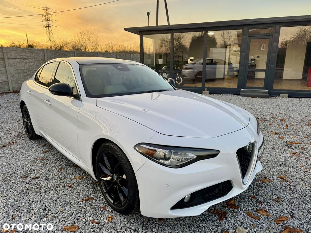 Alfa Romeo Giulia 2.0 Turbo 16V AT8 Veloce - 3