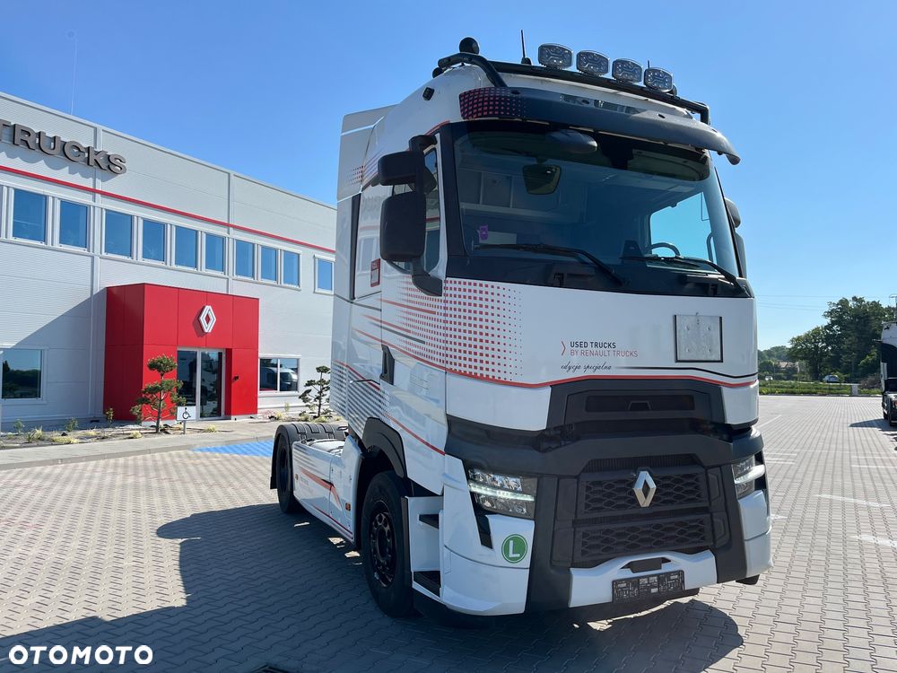 Renault T520 High Sleeper Cab - 2