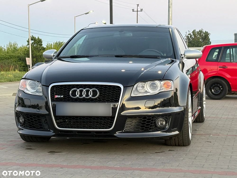 Audi RS4 Limousine - 10