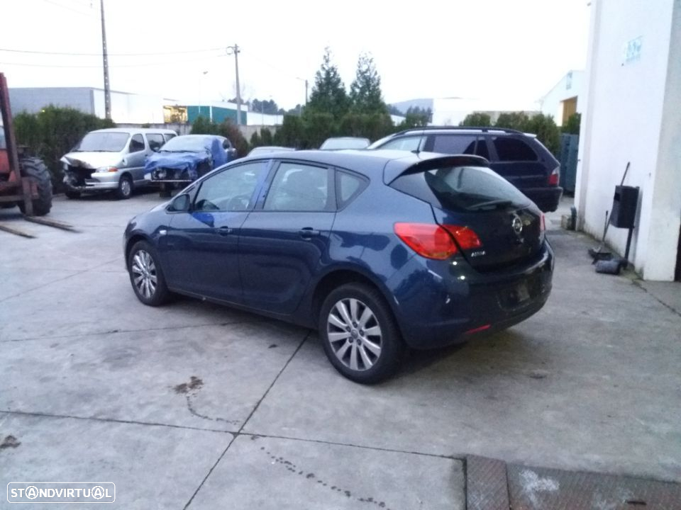 Opel Astra J carro/carrinha 2009 ate 2015 às peças - 3