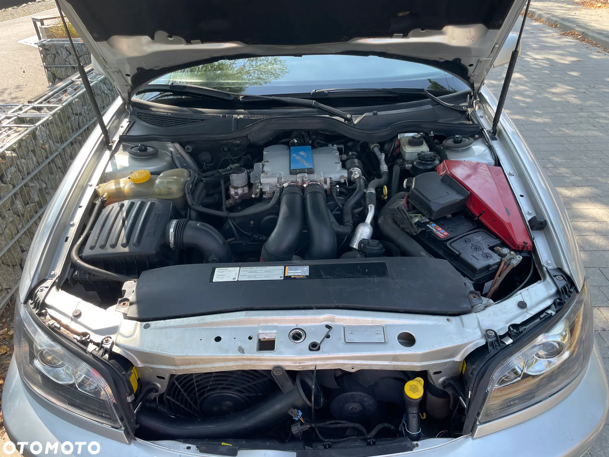 Opel Omega 2.5 Sport - 13