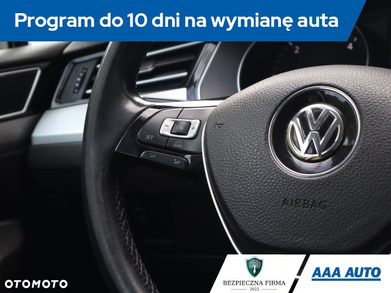 Volkswagen Passat - 19