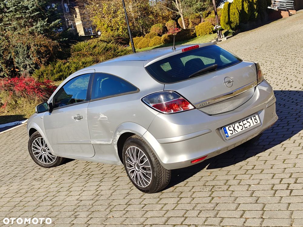 Opel Astra III GTC 1.8 Cosmo - 22