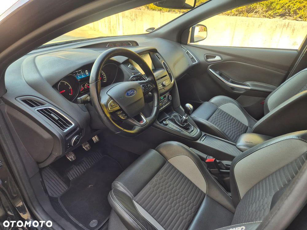 Ford Focus 2.0 TDCi ST mit Leder-Exclusiv-Paket - 6