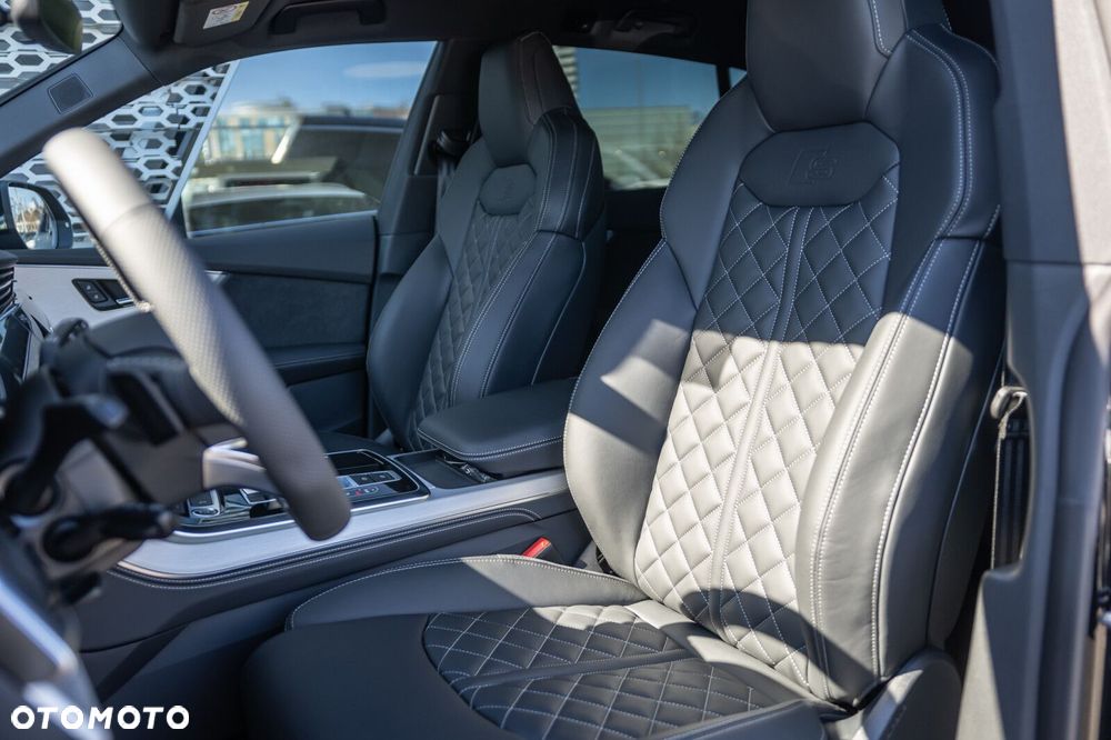Audi Q8 - 9