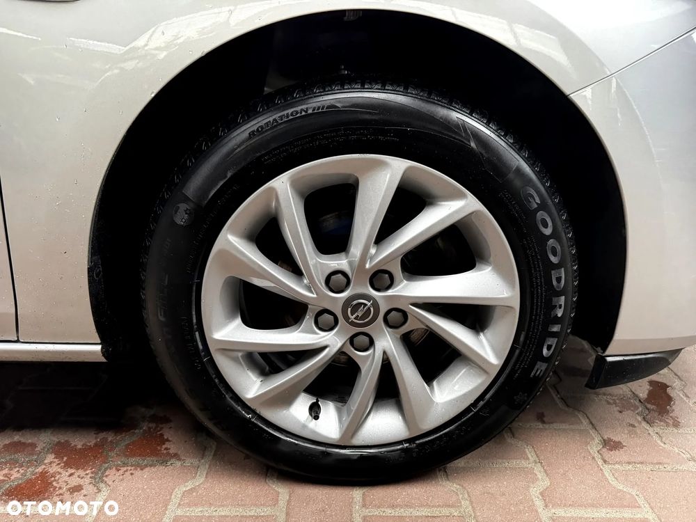 Opel Astra 1.2 T Elegance S&S - 11