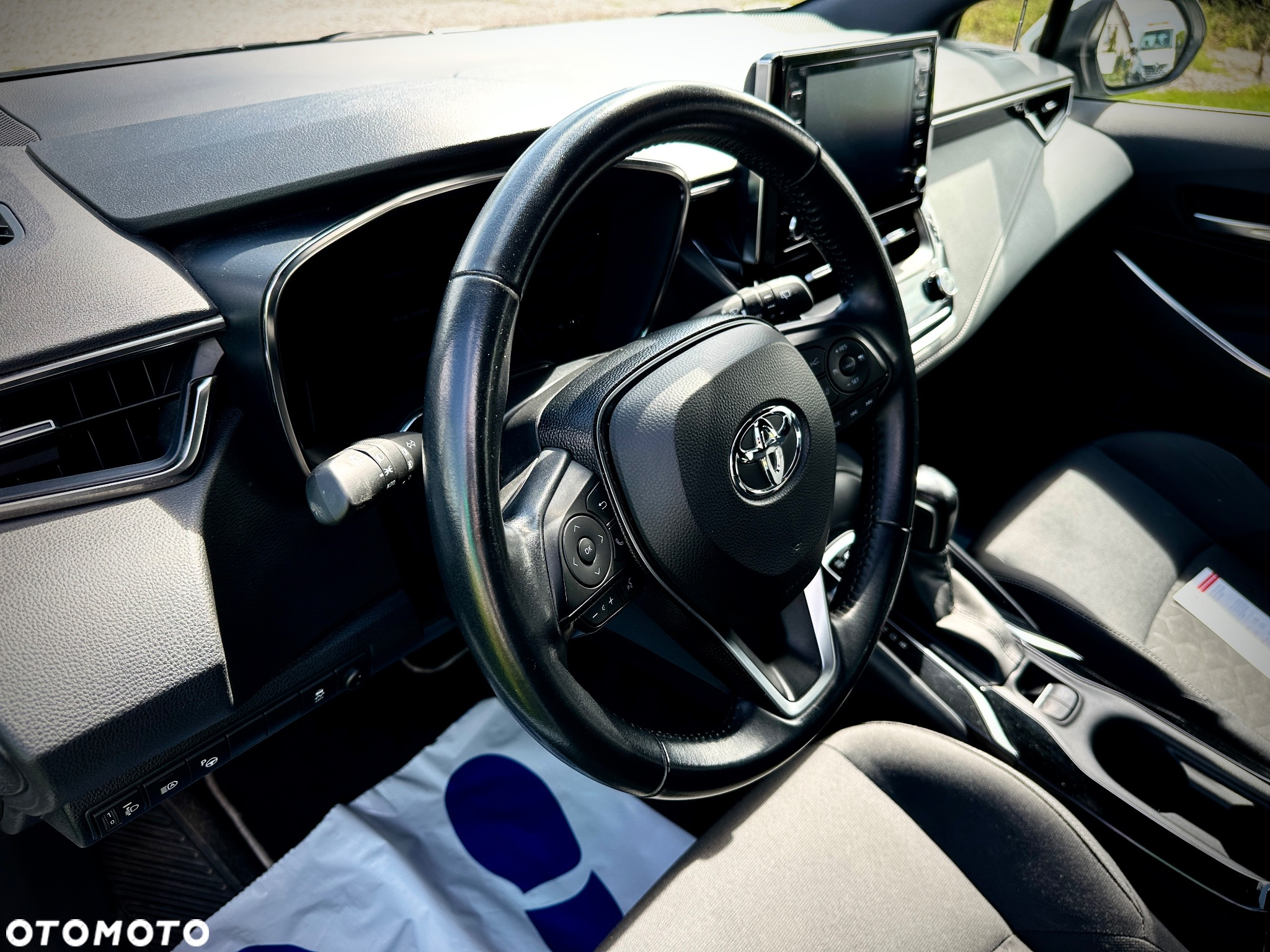 Toyota Corolla 1.8 Hybrid Comfort - 17