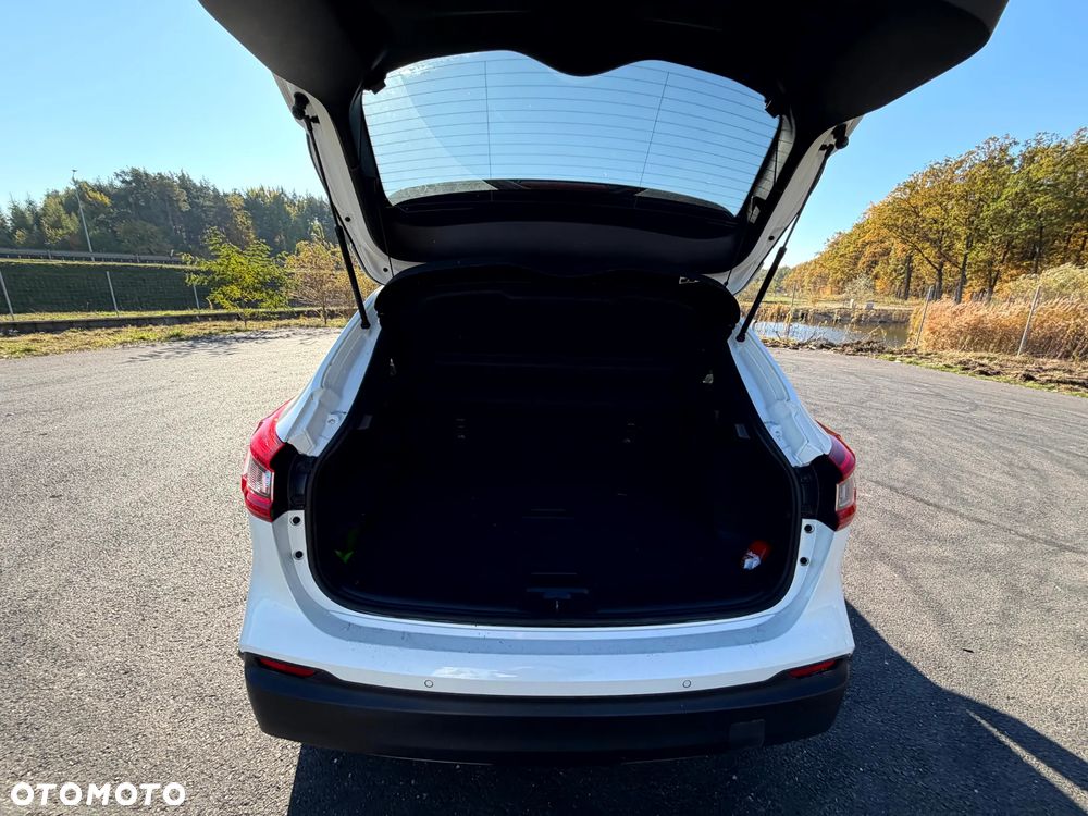 Nissan Qashqai 1.3 DIG-T N-Connecta DCT - 16