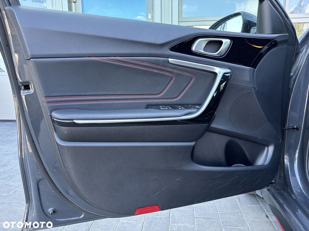 Kia ProCeed 1.6 T-GDI GT DCT - 16
