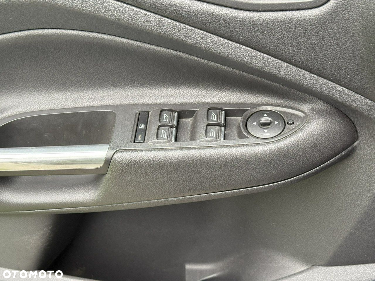 Ford Kuga - 23