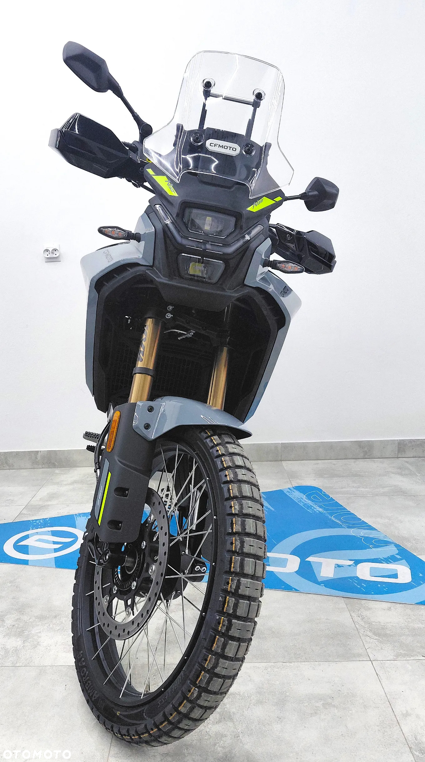 CFMoto MT - 5