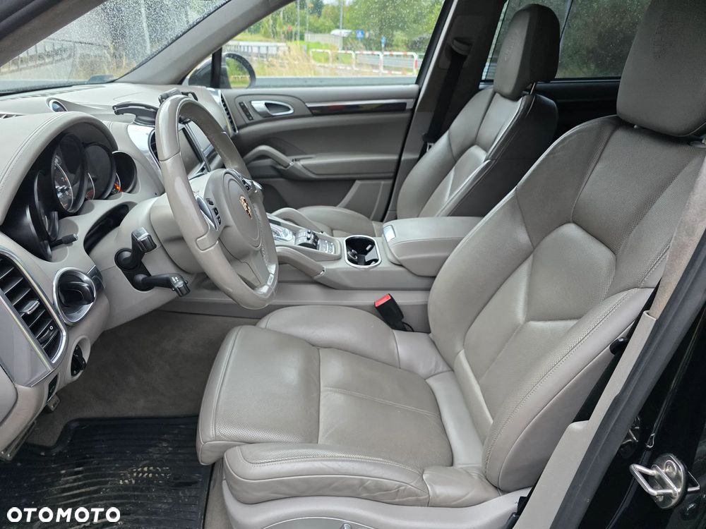 Porsche Cayenne - 14