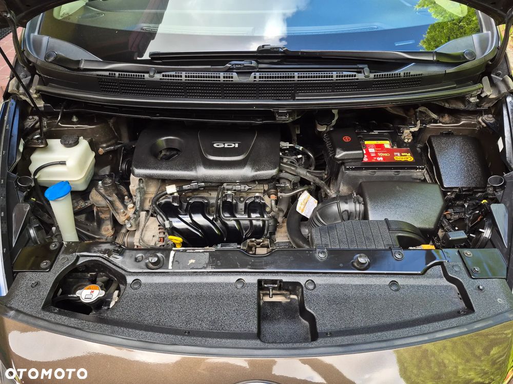 Kia Carens 1.6 GDI L 7os EU6 - 14
