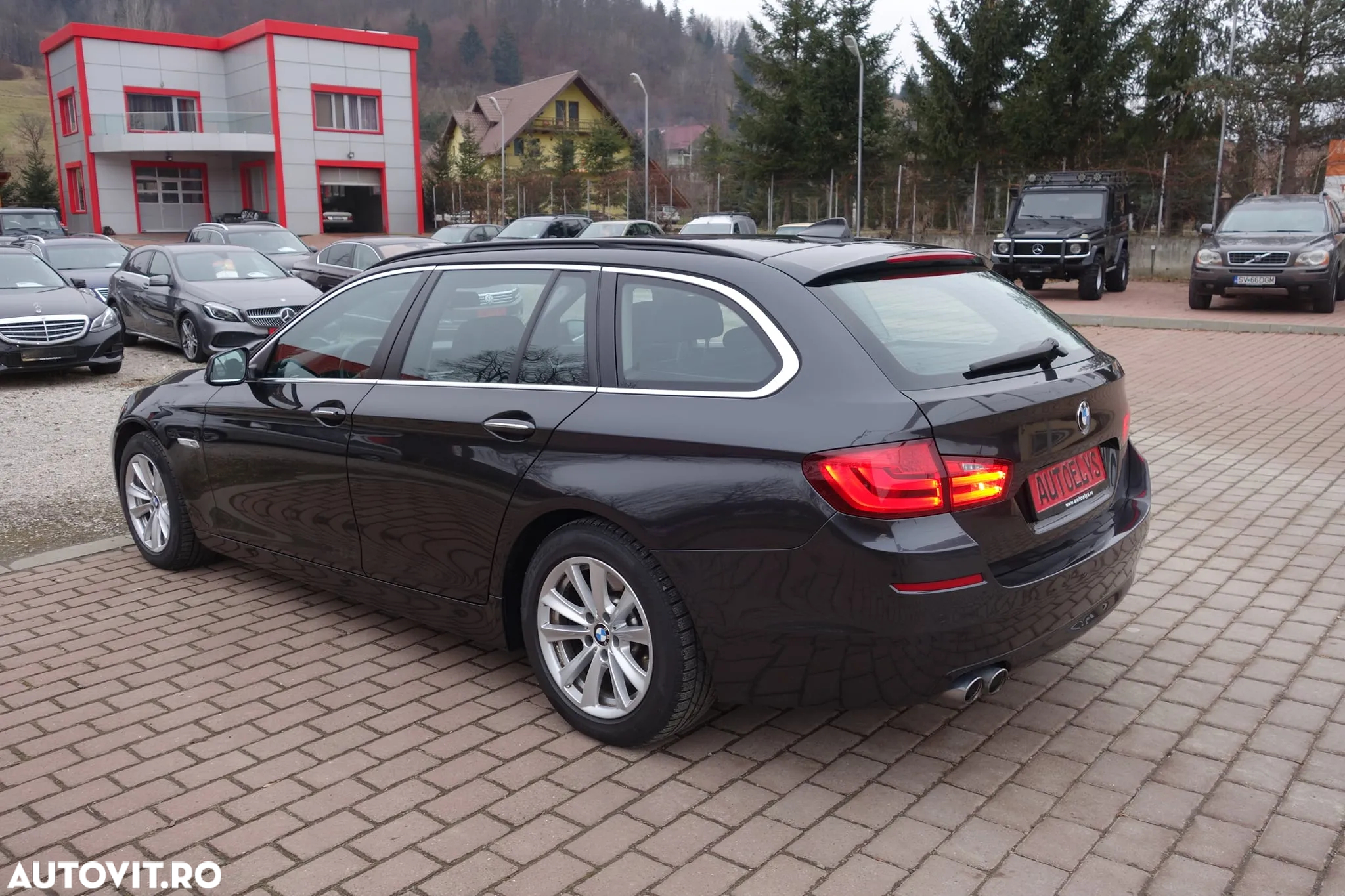 BMW Seria 5 530d xDrive Touring Aut. Luxury Line - 3
