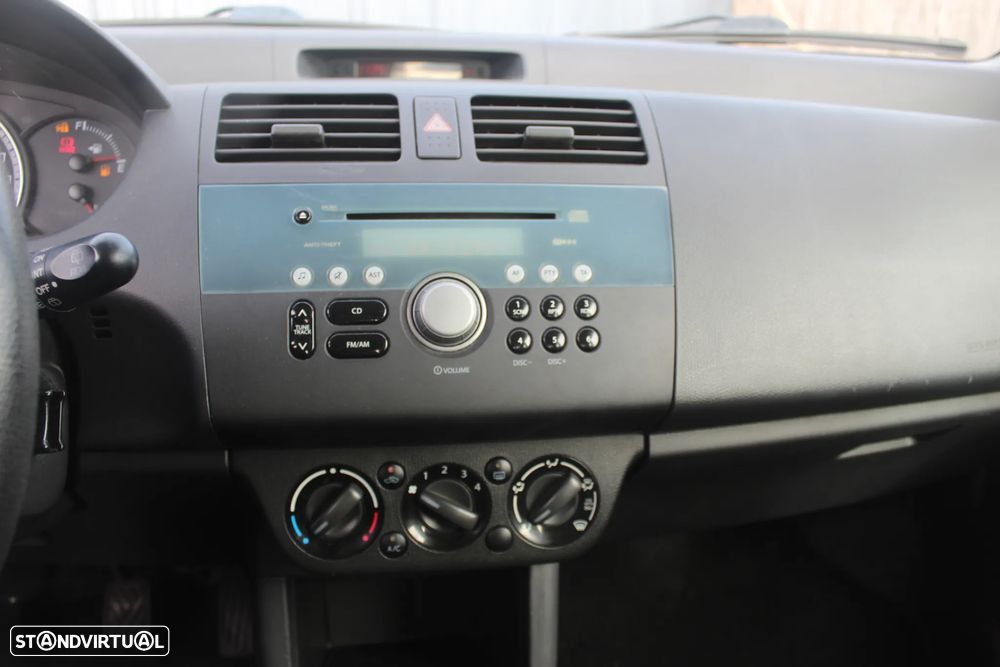 Suzuki Swift 1.3 16V Sport Plus - 8