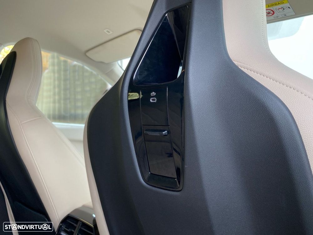 BMW iX xDrive 40 Pack Desportivo - 21