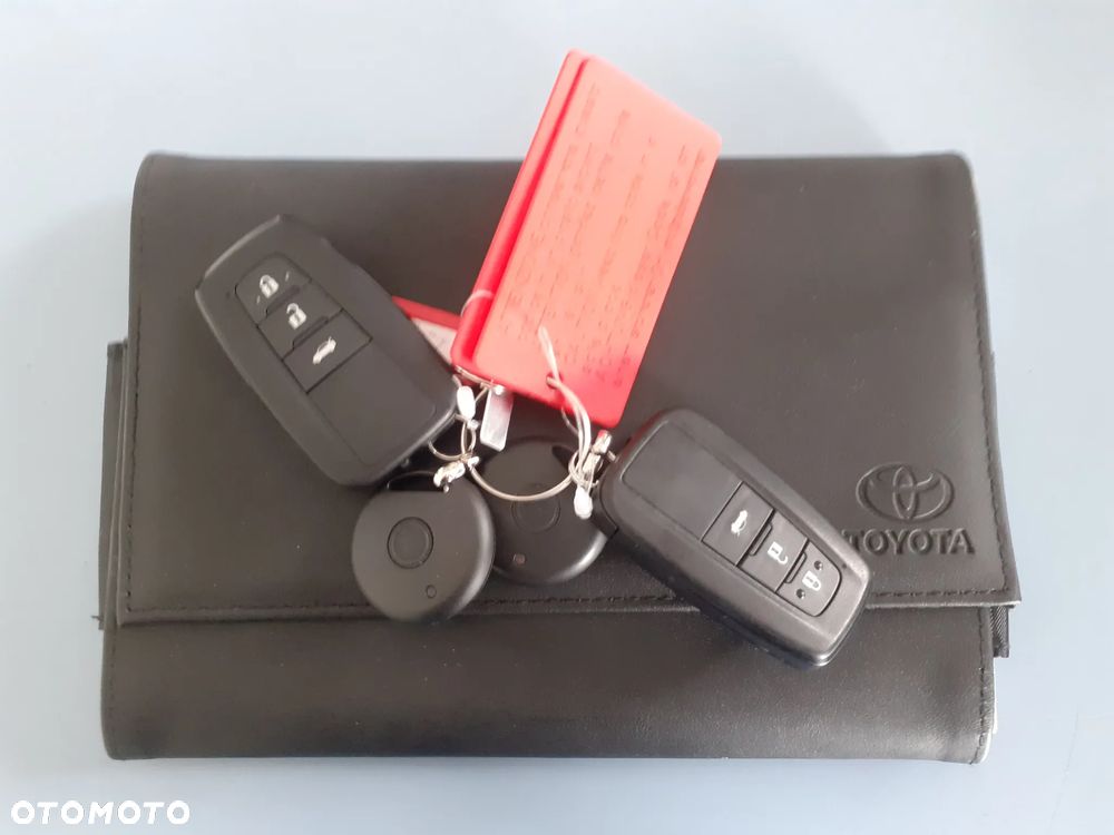 Toyota Camry 2.5 Hybrid Executive CVT - 29