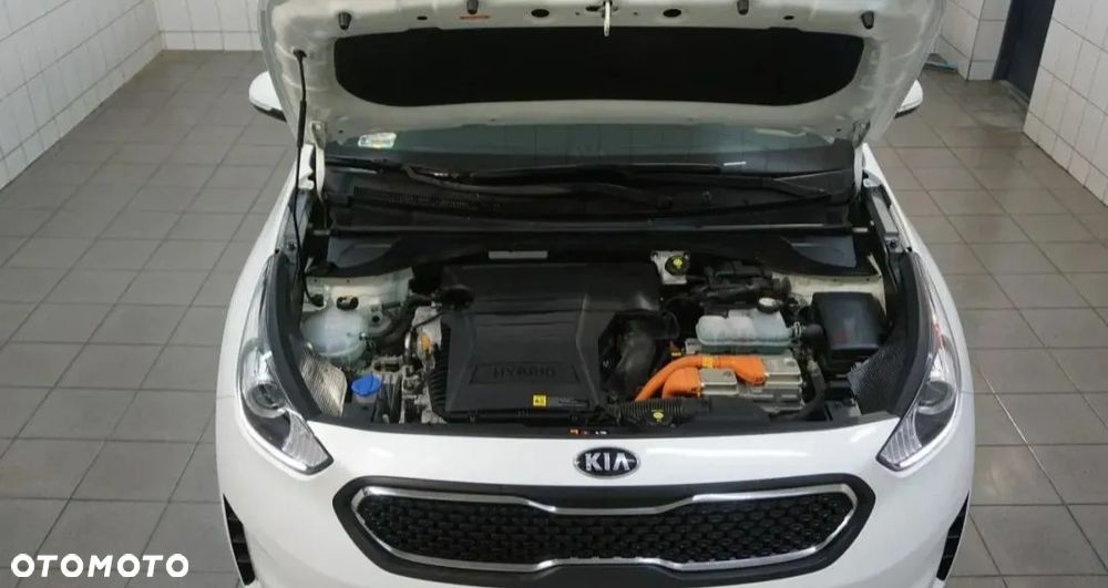 Kia Niro 1.6 GDI Hybrid L - 12