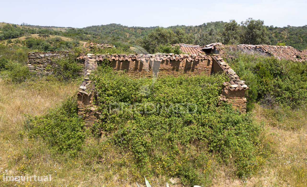 Quinta com 2,3000 ha e ruinas com 72 m2 a 11 Km de Odemira - Grande imagem: 2/22