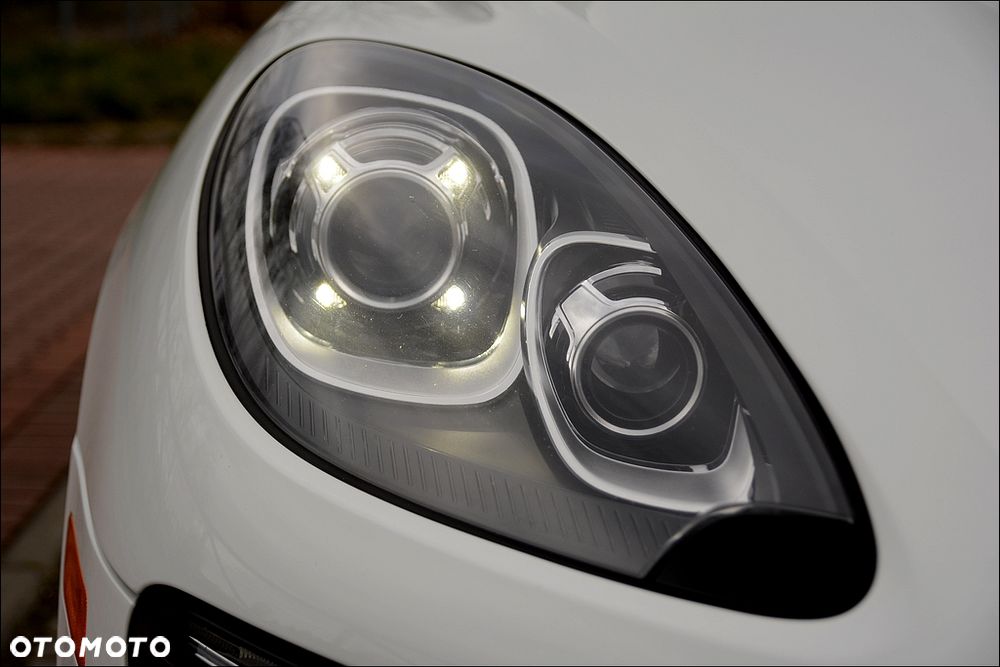 Porsche Macan Standard - 36