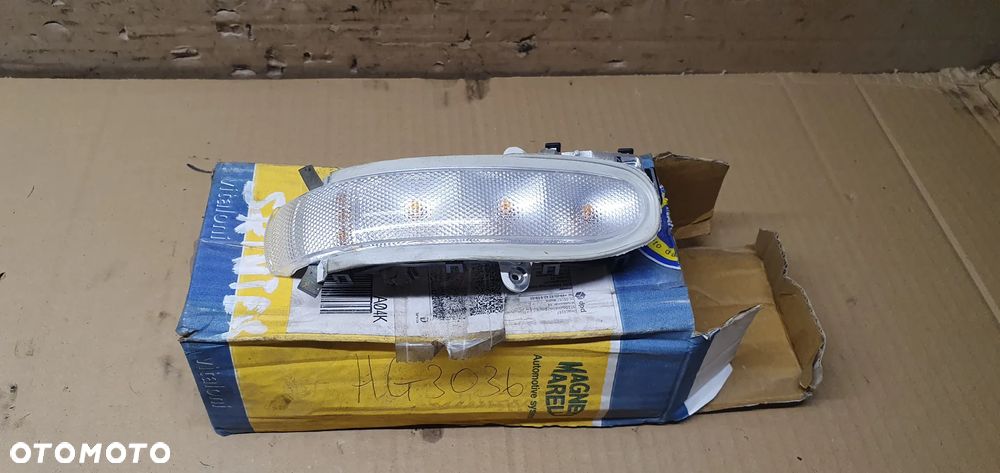 Kierunkowskaz lewy lusterka kierowcy Mercedes C-Klasa W203 980441K5 - 2
