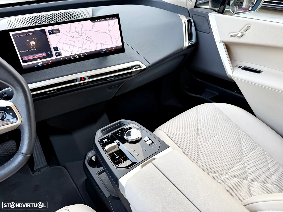 BMW iX xDrive 40 - 16