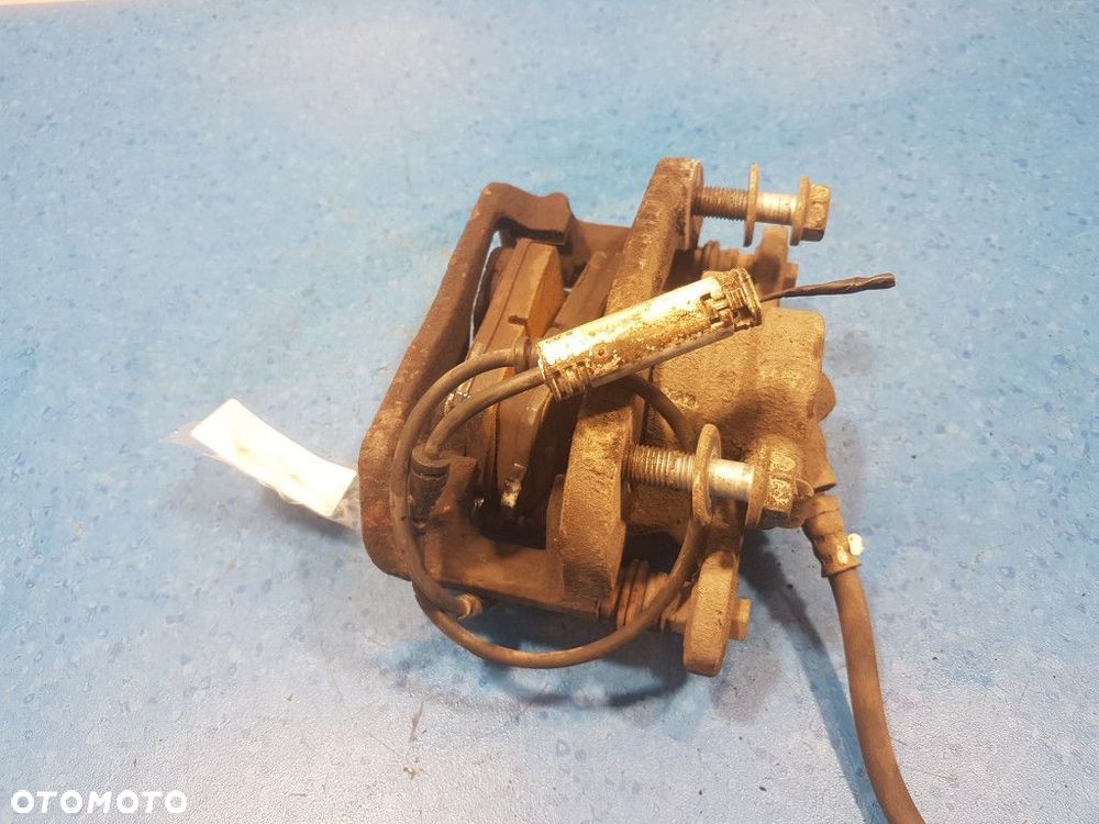 BMW E81 LIFT 2.0 16V N43 ZACISK HAMULCOWY PRZÓD LEWY - 4
