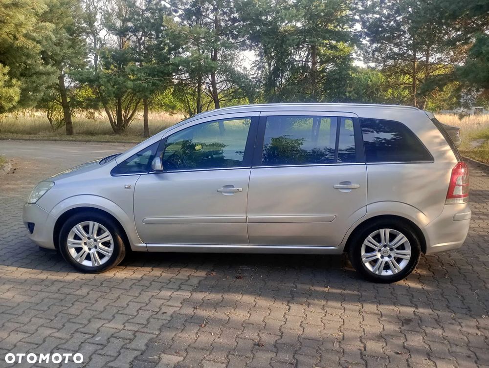 Opel Zafira 2.2 Navi - 13