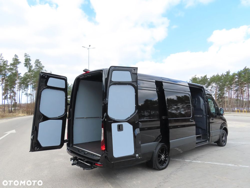 Mercedes-Benz Sprinter 319 CDI 190 KM 9G-Tronic Automat Model 907 AMG Panamericana GT AMG Furgon Blaszak Ekstra Długi LONG MAXI + 4800 mm Zawieszenie Tylne Pneumatyczne Adaptacyjne WZMACNIANY Rozstaw Osi 4325 mm Ładowność 941 Kg HAK 2800 Kg FULL Opcja Wyposażenia Stan Auta Nowy Jak Z Salonu OKAZJA DOSTEPNY I GOTOWY - 17