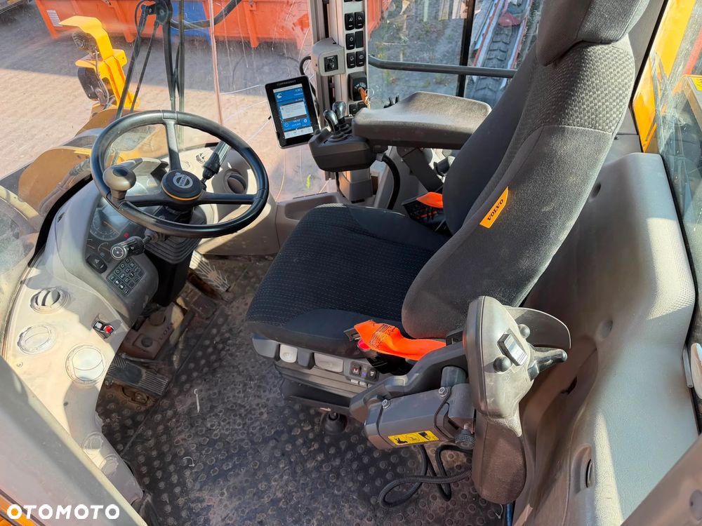 Volvo L180H 2019 ROK, 10500 MTH, z NIEMIEC, WAGA, PIĘKNY STAN, - 4