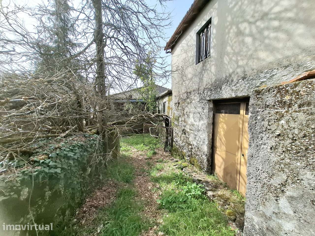 CONJUNTO DE 3 MORADIAS em Rossas, Vieira do Minho, Braga - Grande imagem: 3/21