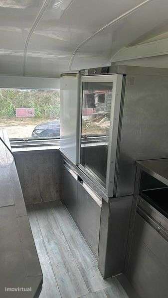 Food Truck a venda em Lisboa - equipado e pronto a operar - Grande imagem: 2/12