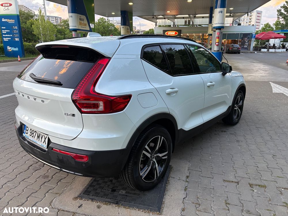 Volvo XC 40 B4 AT8 AWD Mild Hybrid R-Design - 5