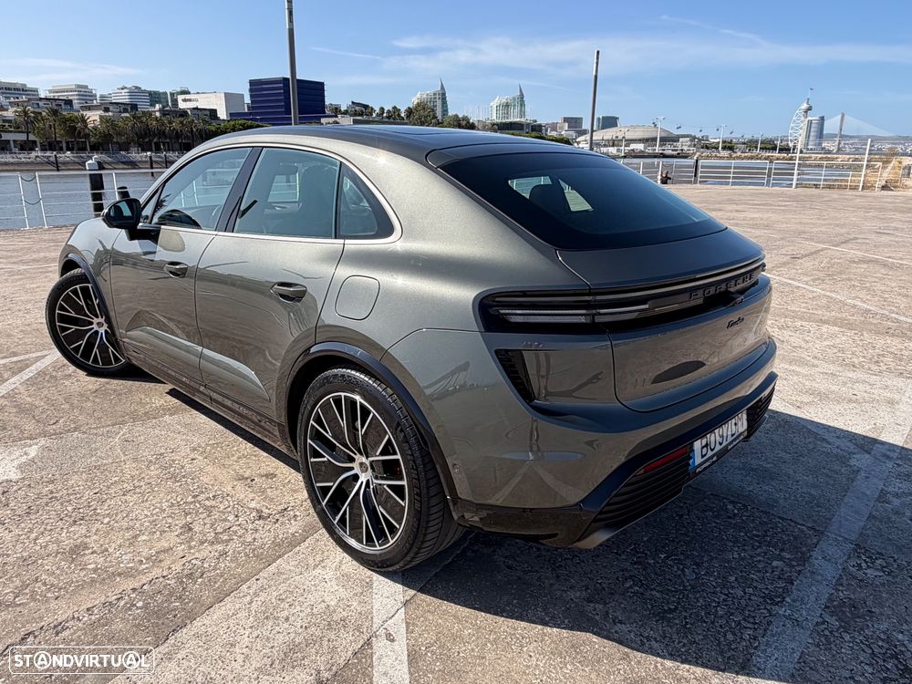 Porsche Macan Electric Turbo - 16