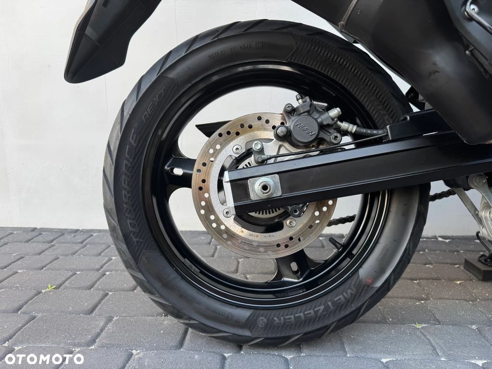 Suzuki V-STROM - 9