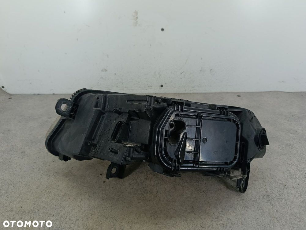 LAMPA PRZÓD PRAWA XENON AUDI A6 C6 - 10