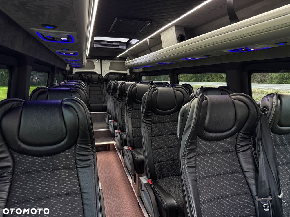 Mercedes-Benz Sprinter 519 - 30