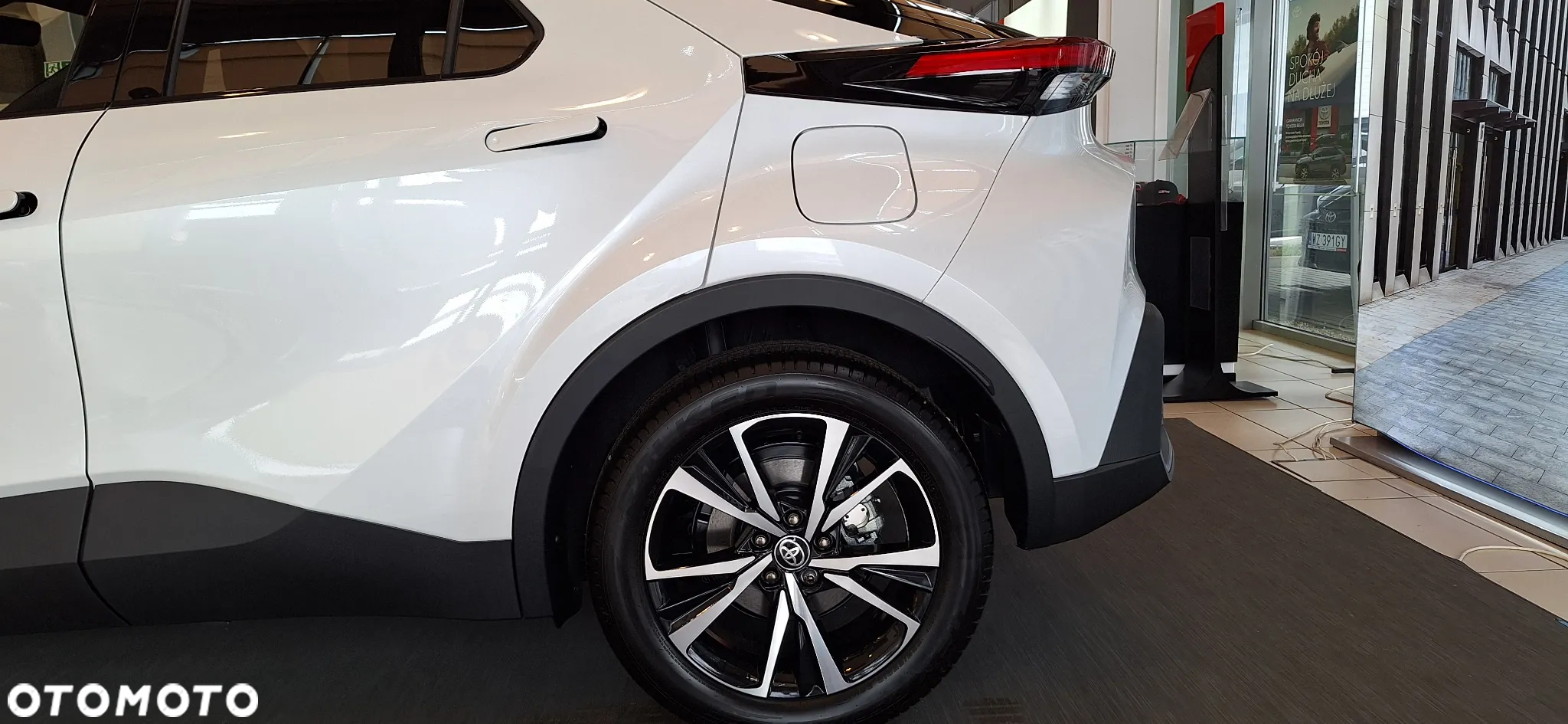 Toyota C-HR 2.0 PHEV Style - 22