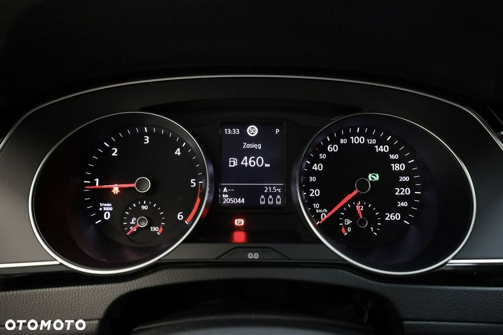 Volkswagen Passat - 19