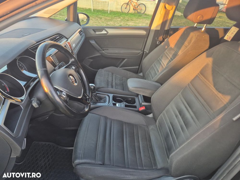 Volkswagen Touran - 5