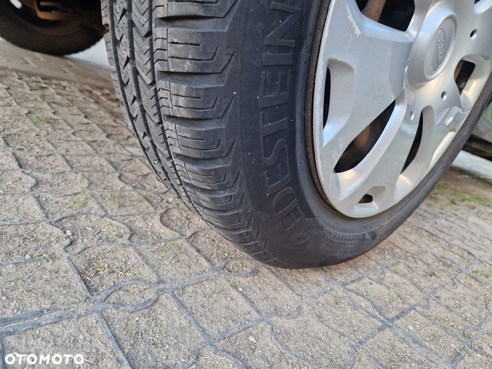 Ford Fiesta 1.25 Ambiente EU5 - 10