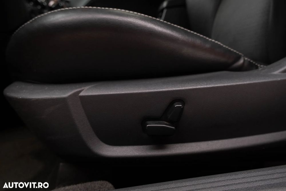 Dodge Challenger - 28