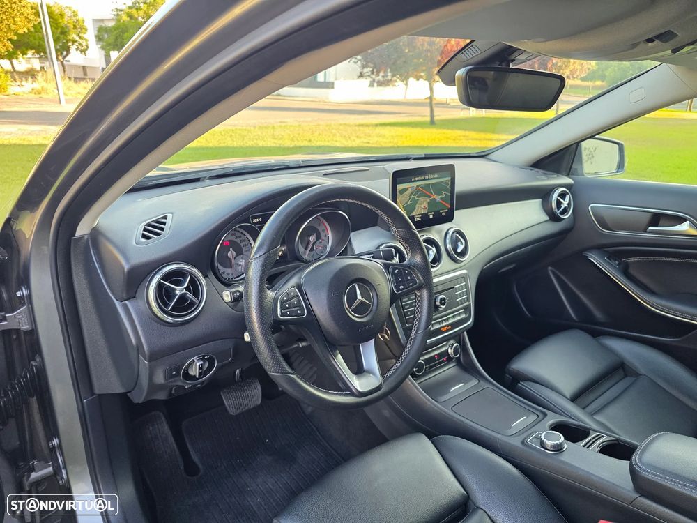 Mercedes-Benz GLA 220 d Urban - 19